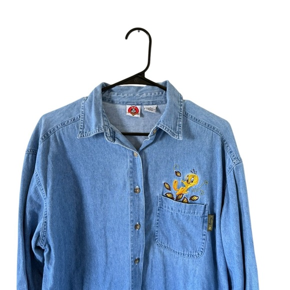 Looney Tunes Vintage Tweety Bird Button Down Shirt - Picture 5 of 6